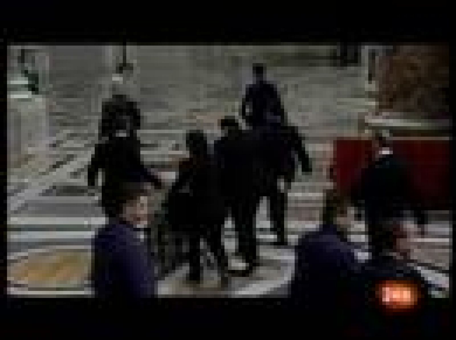 Sin programa: El Papa se cae en la Misa del Gallo | RTVE Play