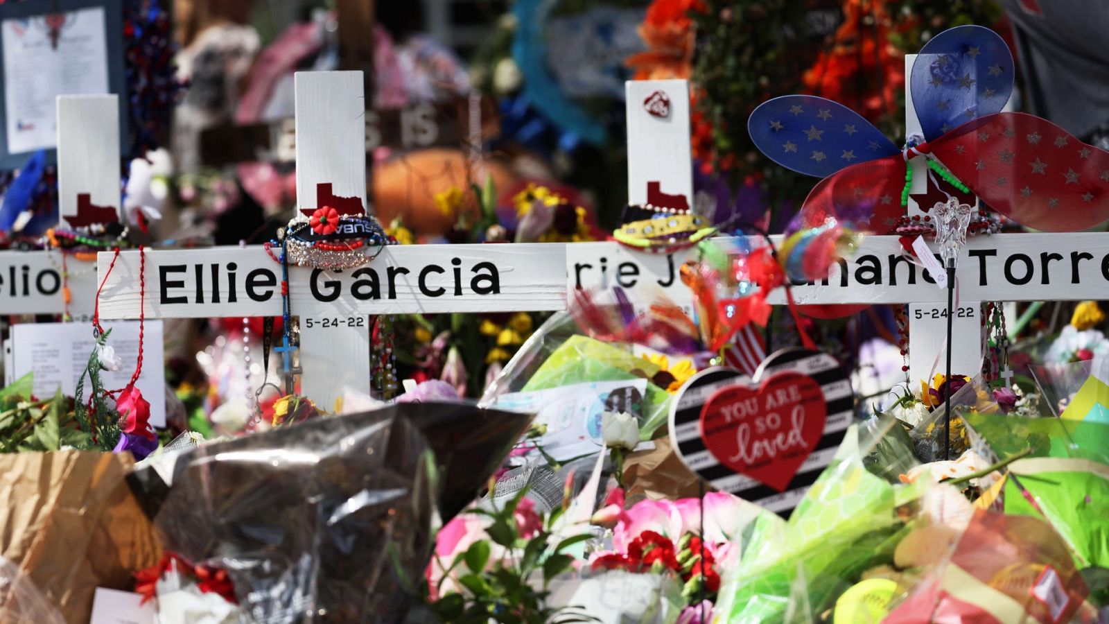 Uvalde entierra a las víctimas de la matanza en el colegio de Texas