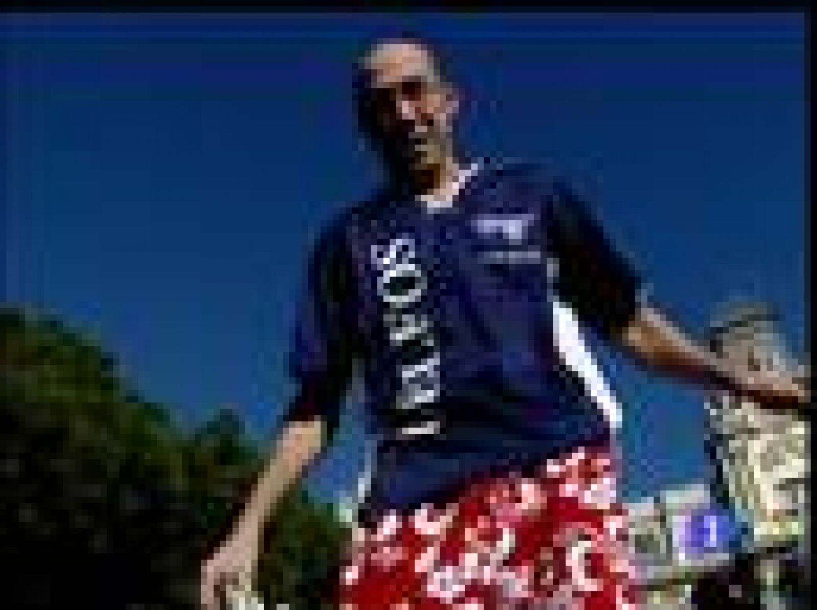 440 nadadores de todas las edades han participado esta mañana en la clásica Copa Nadal que organiza por el Club Natación Barcelona y que se disputa en aguas del puerto de la ciudad condal.