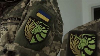 Soldados LGTBI reivindican su presencia en el ejército ucraniano con el símbolo del unicornio