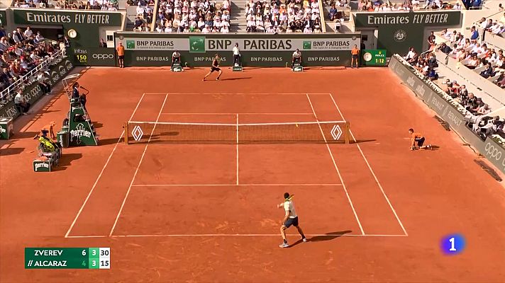 Telediario 2 - Carlos Alcaraz se despide de Roland Garros al caer eliminado ante Zverev