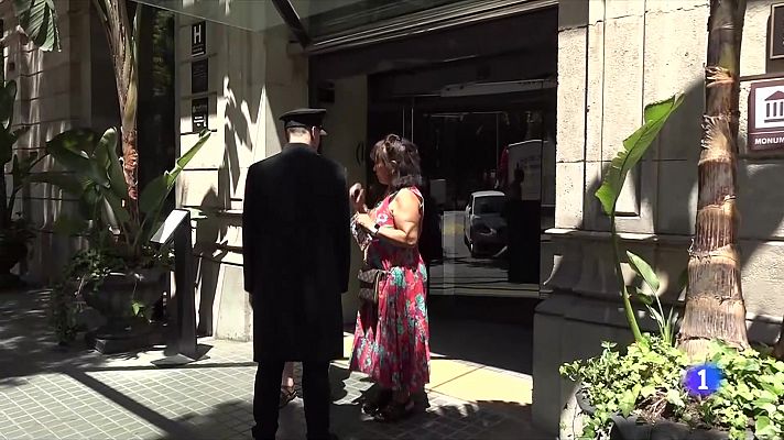 L'Informatiu - El sector hostaler proposa una pujada de preus