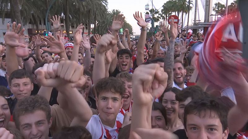 Almería se vuelca con su equipo campeón - Ver ahora