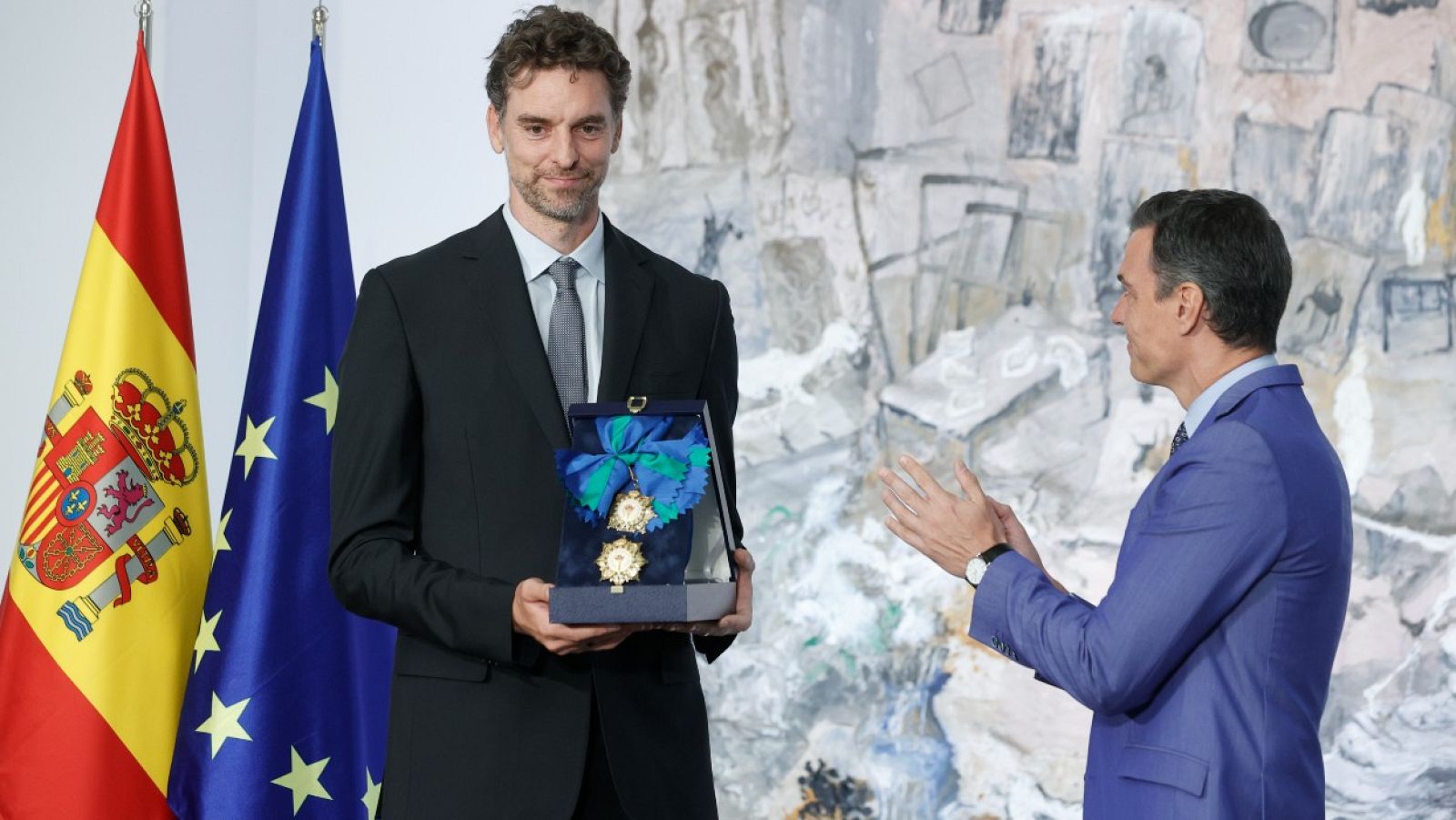 Pau Gasol, tras recibir la Cruz al Mérito Deportivo: "He tenido la suerte de jugar al deporte que amo"            