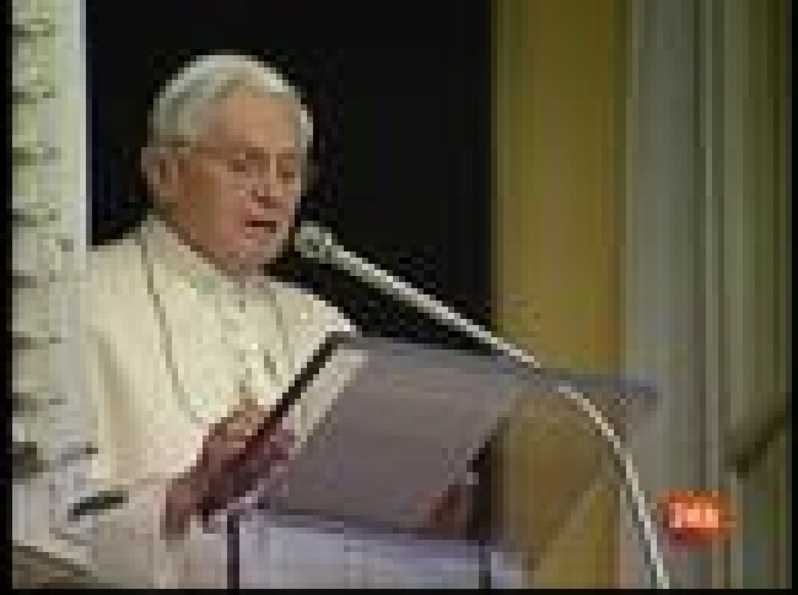 Benedicto XVI pide la defensa de la familia | Ver