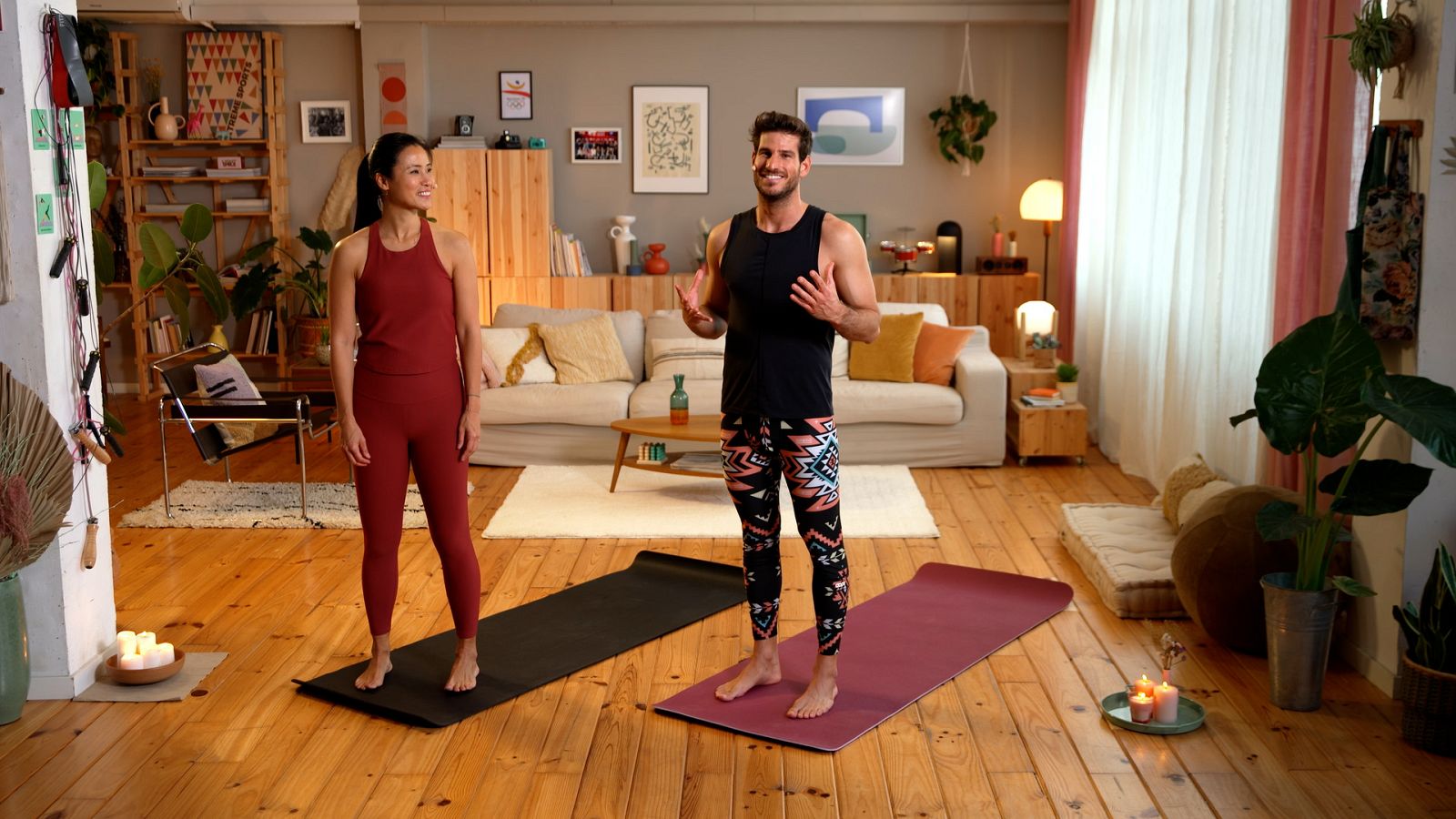 Fitmés - Cesc Escolà i Xuan Lan fan rutina de ioga - Veure ara