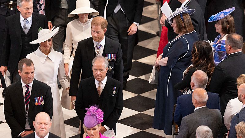 Isabel II se ausenta de los actos del Jubileo de Platino por "molestias"