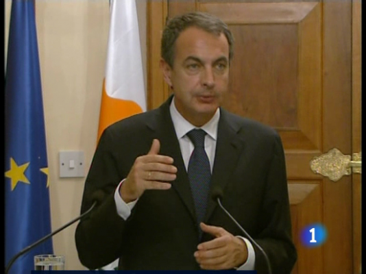 Zapatero cierra su gira en Chipre