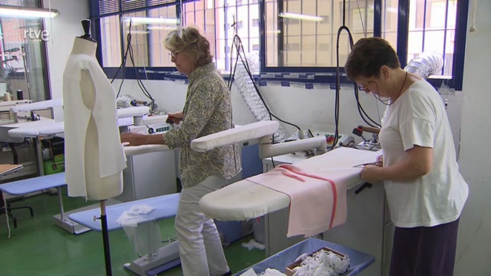 Aquí hay trabajo - Se busca: profesionales del Textil - ver ahora