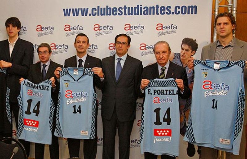 Dos partidos se adelantan en la jornada de ACB. Destaca el derbi madrileño, Estudiantes-R.Madrid, en el que los blancos necesitan redimirse de la derrota ante el Barcelona.