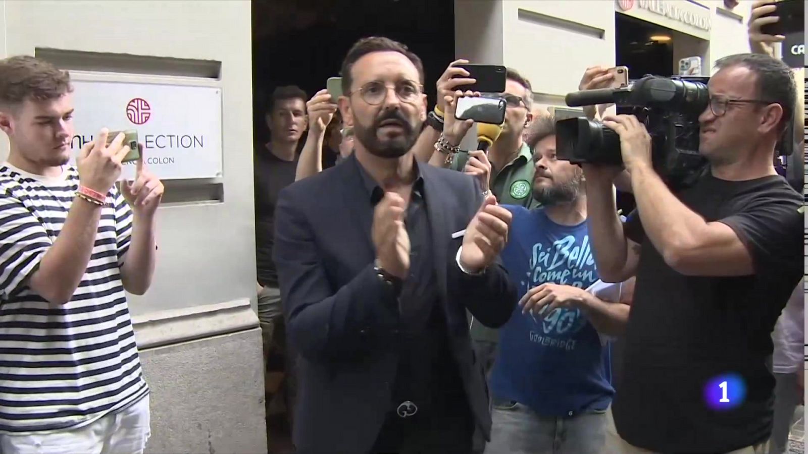 Bordalás se despide de Valencia con el cariño de la afición -- Ver ahora