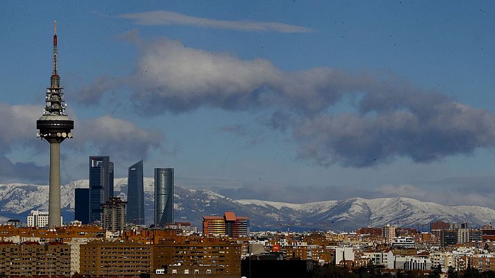 Telediario 2 - El Pirulí cumple 40 años: un viaje por la historia de la mítica torre madrileña