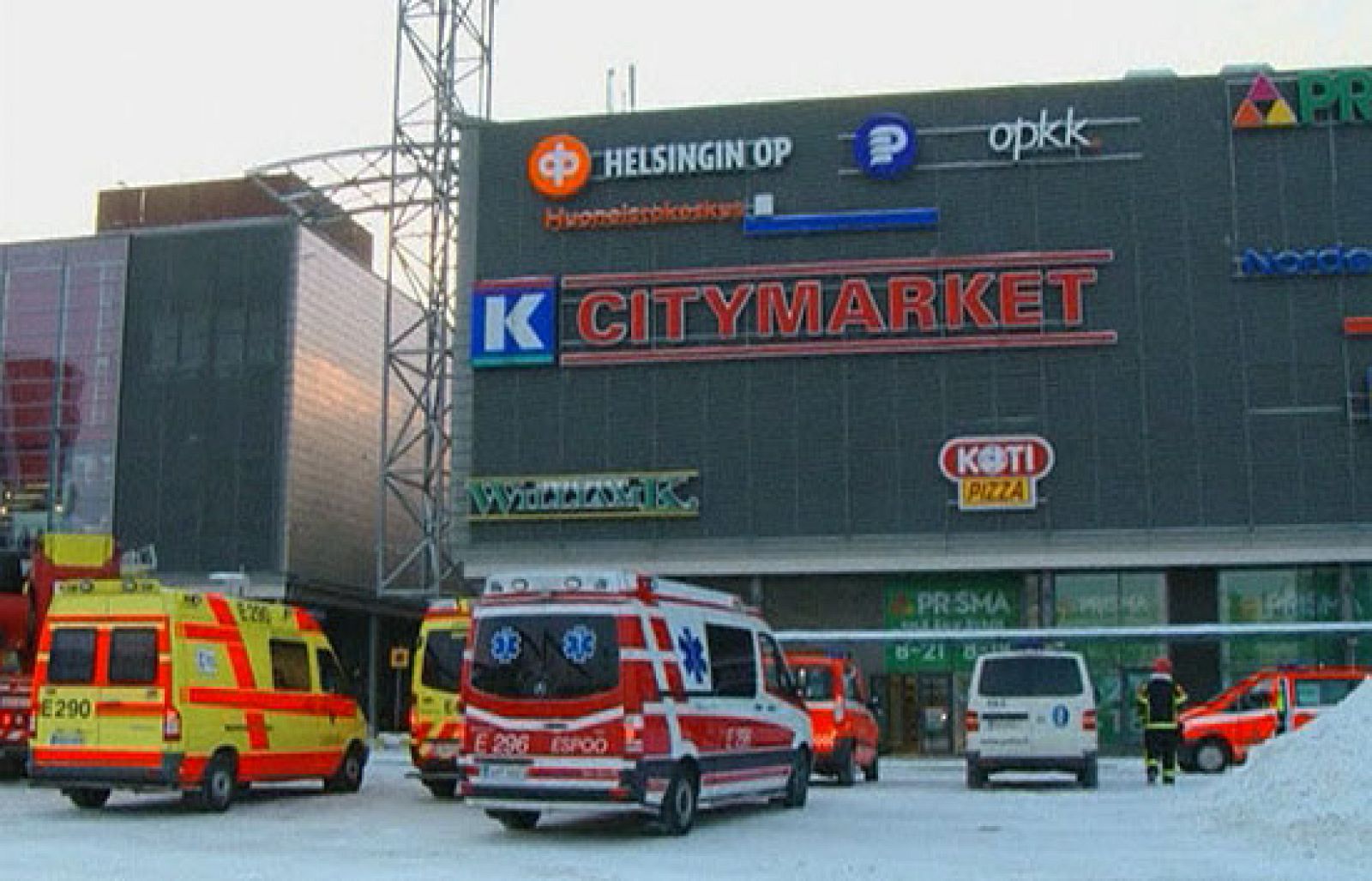 Al menos cuatro muertos en un tiroteo en un centro comercial en Finlandia | Ver