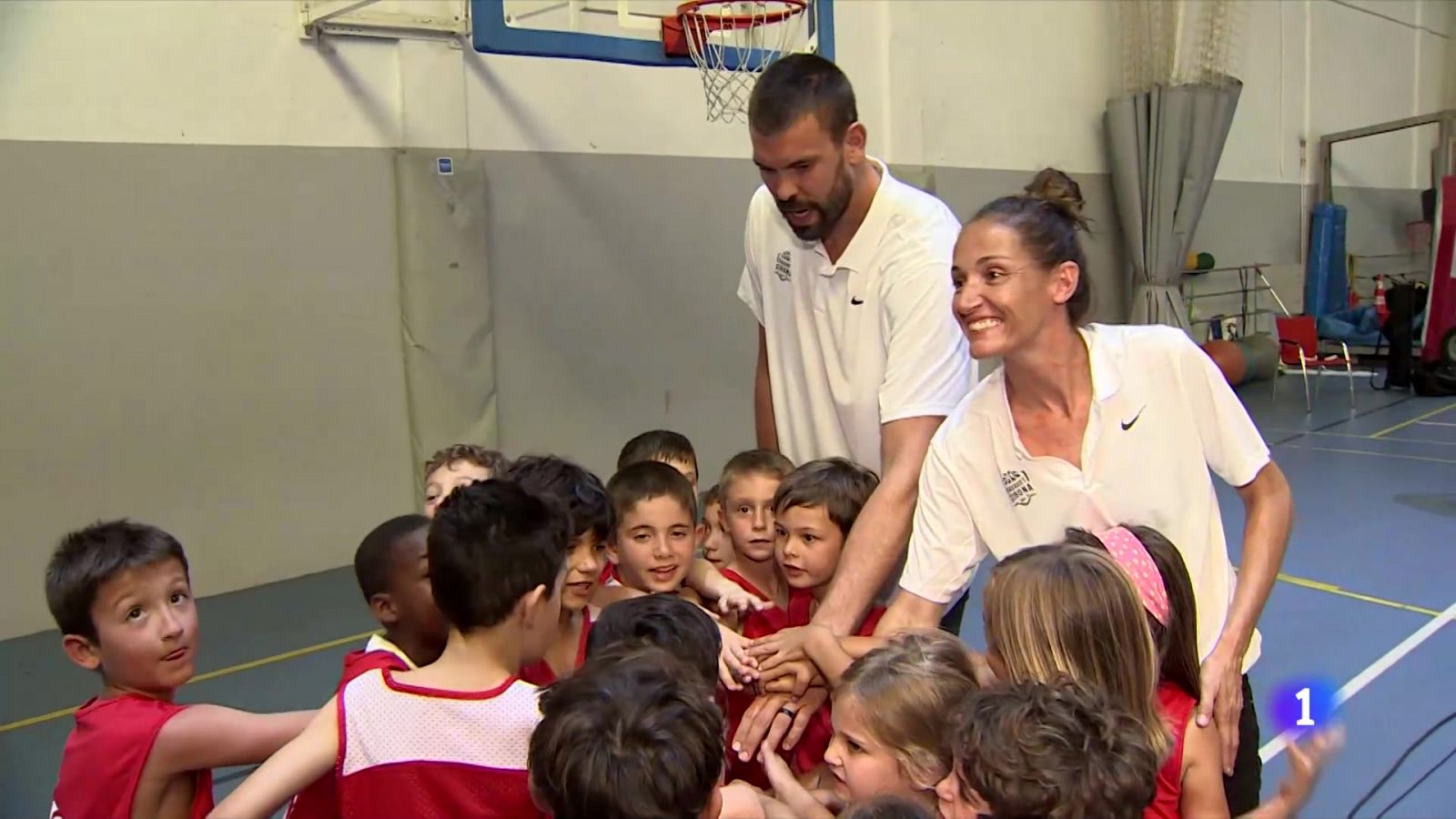 Laia Palau y Marc Gasol y el basket femenino de base en Girona | Ver