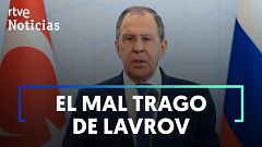 El tenso momento en el que un periodista le pregunta a Lavrov qué ha vendido Rusia de lo robado a Ucrania