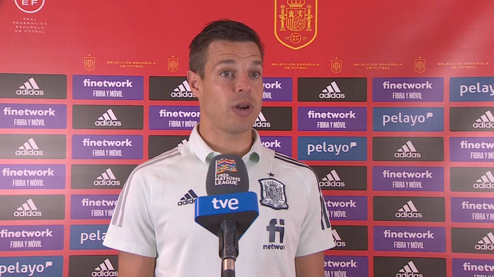 Así reacciona Azpilicueta a la pregunta de si jugará en el Barça -- Ver ahora