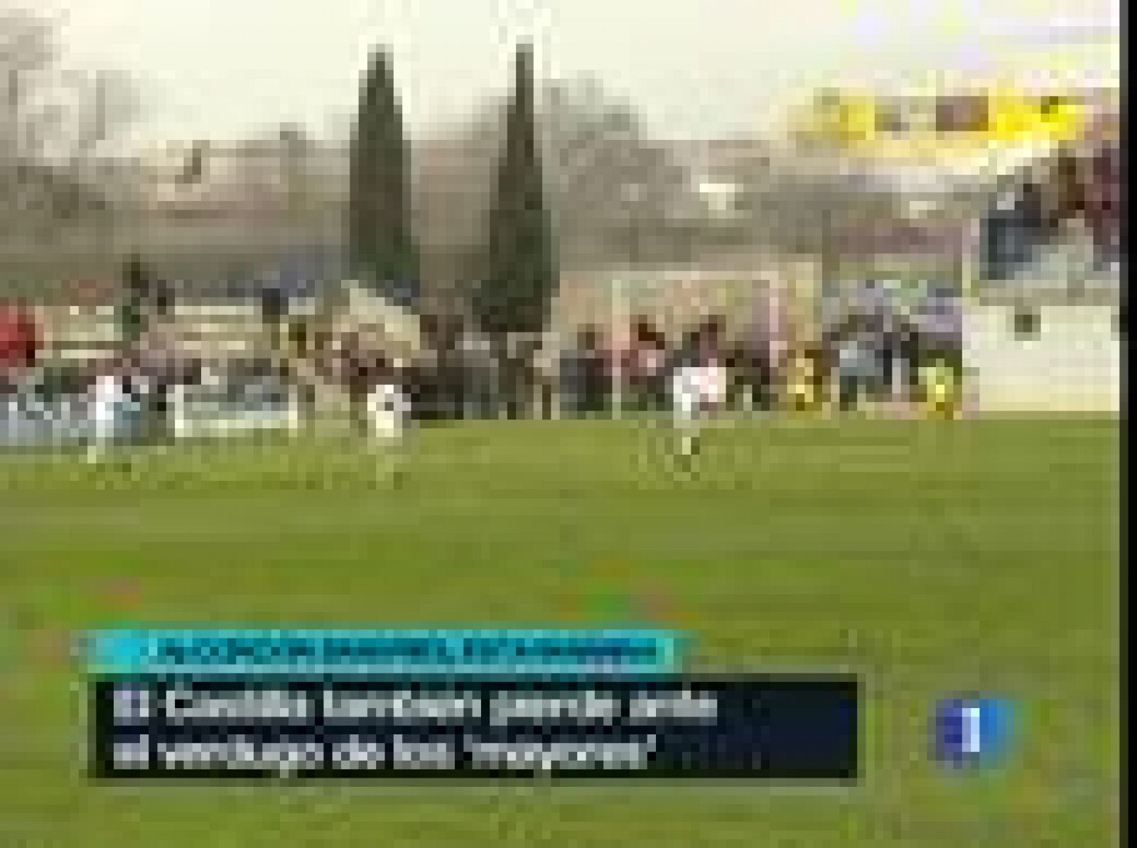 El Alcorcón de Segunda División B, sorprendente verdugo del Real  Madrid en dieciseisavos de final de la Copa del Rey, confirmó su condición de 'bestia negra' del club madridista tras superar en liga al Real Madrid Castilla, filial del primer equipo que  sucumbió con un gol en el último suspiro (2-1). El Castilla buscaba su quinto triunfo consecutivo para mejorar su noveno puesto en la tabla, pero topó con un Alcorcón que ha consolidado su segunda plaza en el Grupo 2. El equipo local se adelantó con gol de Iñigo López y, aunque el conjunto blanco empató mediante Juan Carlos en el minuto 84, David Sanz permitió la victoria local con su tanto en el descuento. 