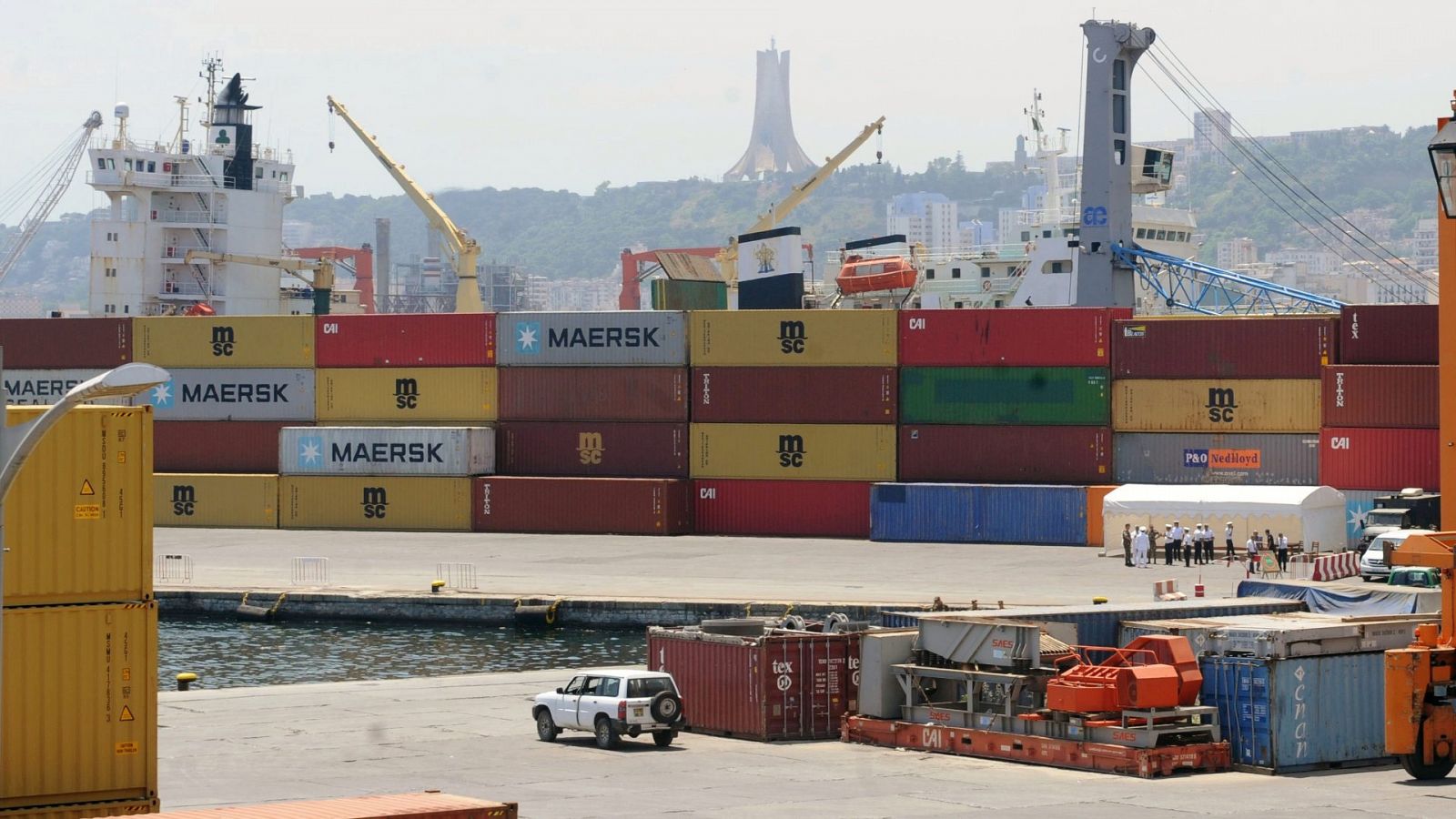 Argelia paraliza el comercio con España y pone en riesgo las exportaciones