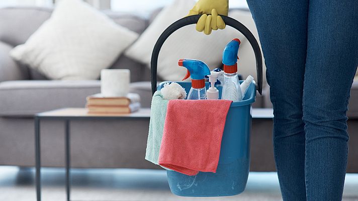 Telediario 1 - Sin contratos ni pensiones: el desamparo de las trabajadoras del hogar