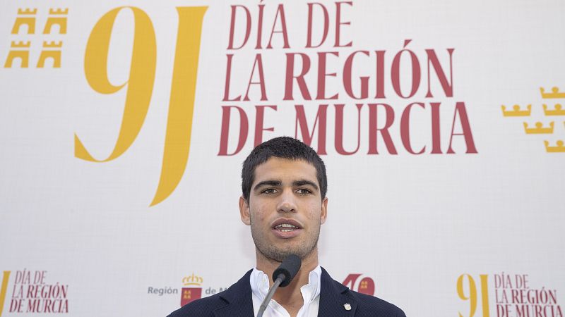 Alcaraz recibe la medalla de oro de Murcia