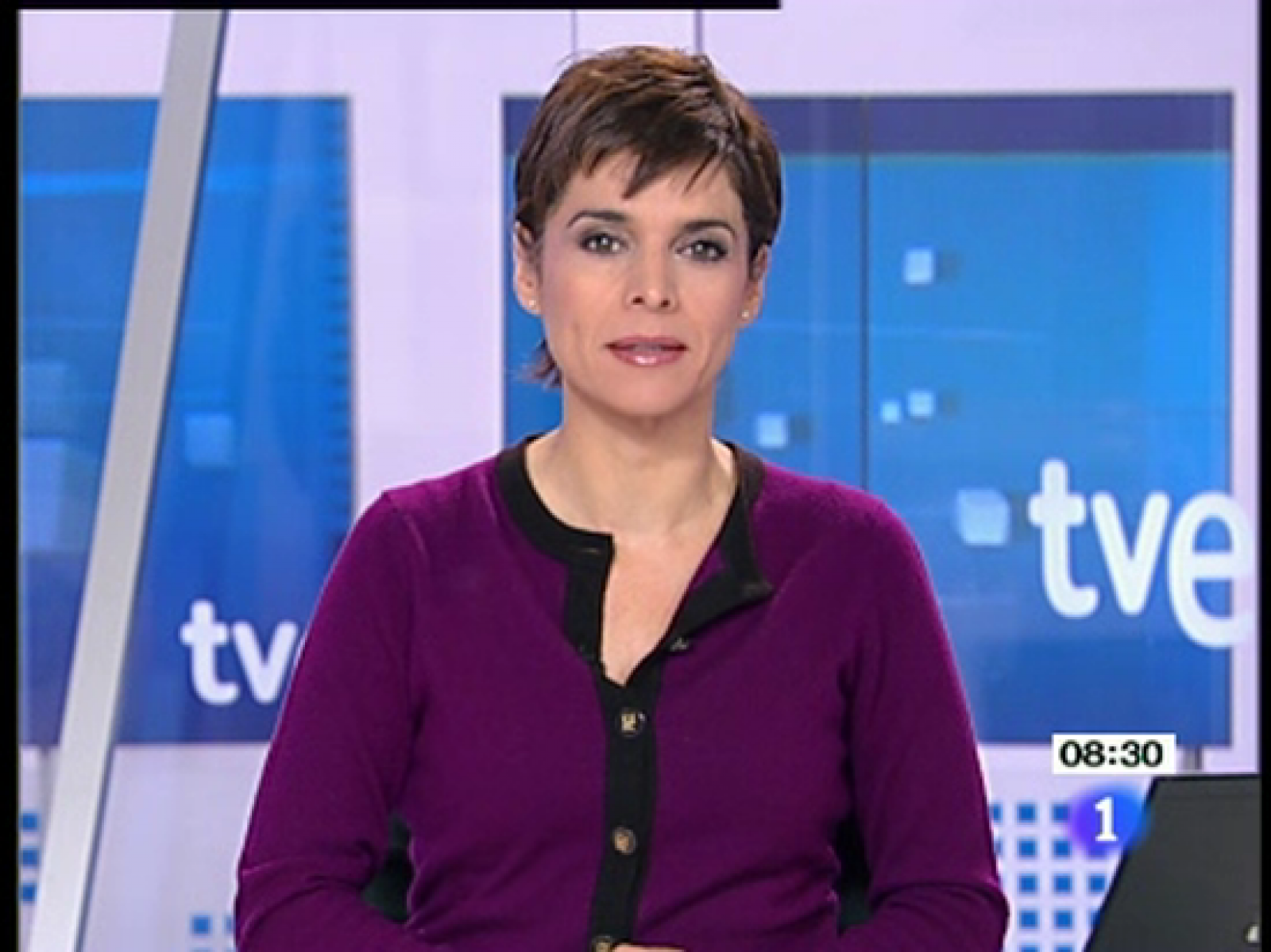 Telediario matinal en cuatro minutos - 05/01/10 | Ver