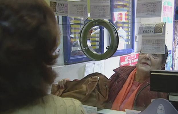 Lotería del Niño - Colas para comprar Lotería