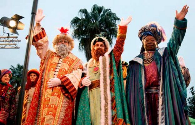  - Los Reyes llegan con los regalos
