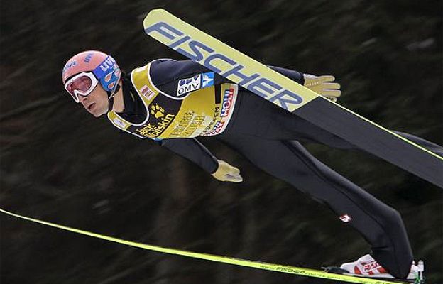  - Kofler gana los cuatro trampolines