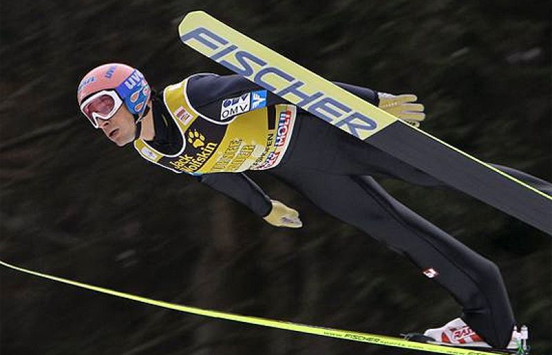 El esquiador austriaco Andreas Kofler inscribió su nombre en el prestigioso palmarés de la competición de saltos de esquí de los Cuatro Trampolines.