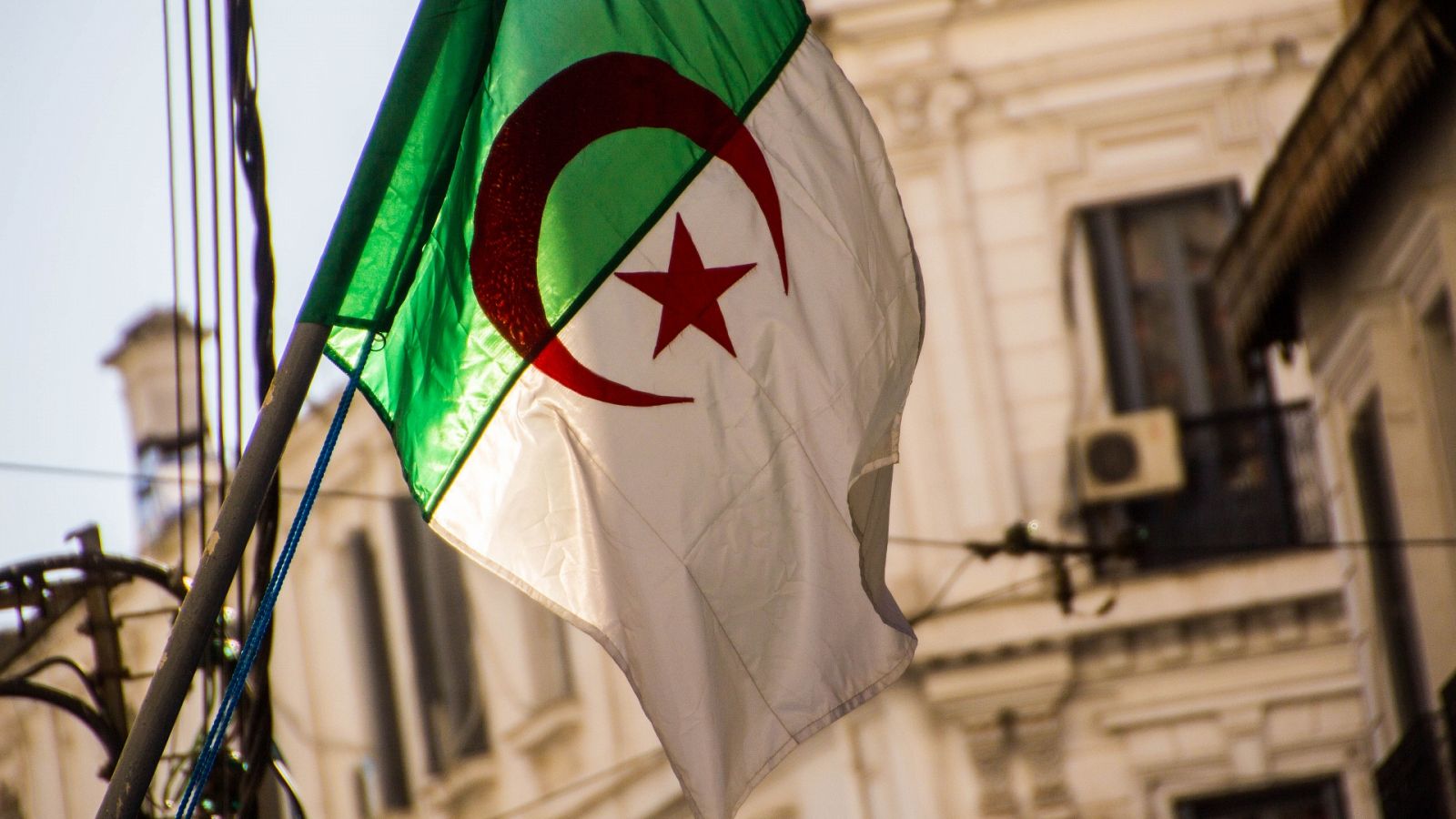Argelia defiende su legitimidad para suspender del tratado de amistad con España