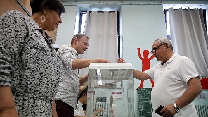 Comienza el voto en la primera vuelta de las legislativas en Francia