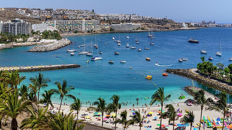 Los turistas vuelven a Canarias, pero consumen menos