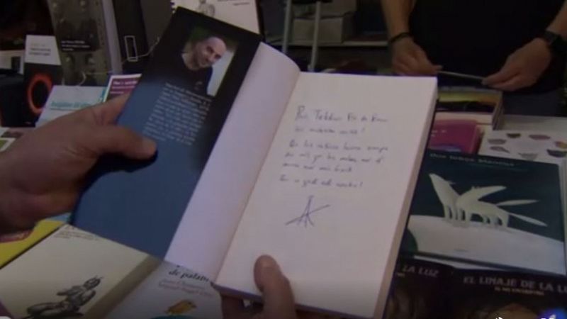 El sentimiento de firmar por primera vez en la Feria del Libro