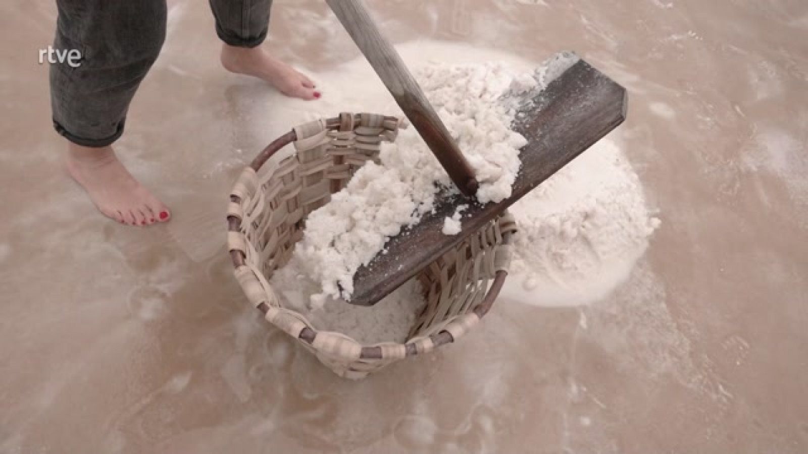 Aquí la Tierra - El trabajo en las salinas, una tradición milenaria