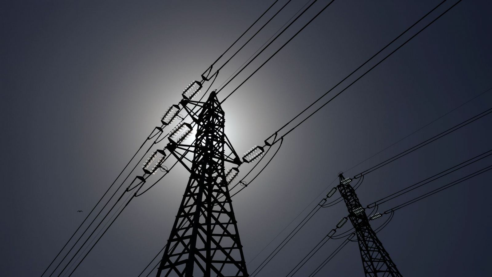 El tope del gas no supone una rebaja en la factura de la luz | Ver