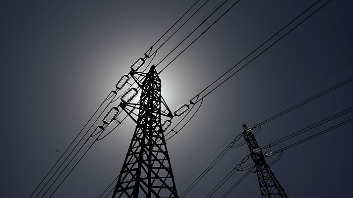 La tarde en 24h - La aplicación del tope del gas no supone una rebaja inmediata en la factura de la luz