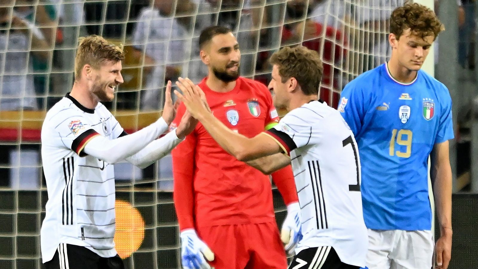 Alemania golea a Italia y Hungr�a se pone l�der tras arrollar a Inglaterra