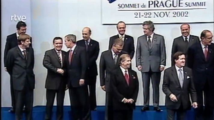 Telediario 2 - Cumbre de la OTAN en Praga en 2002