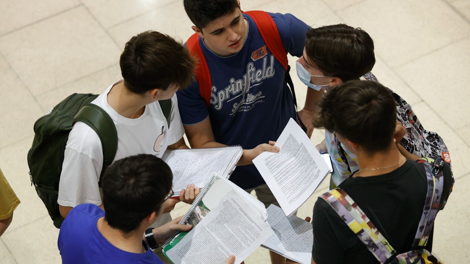 Adelantar el fin del curso, a debate por las olas de calor 