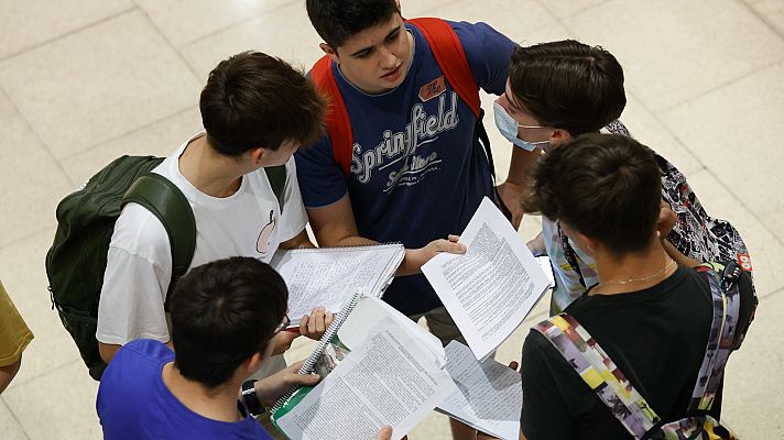 Adelantar el fin del curso o modificar la jornada laboral, a debate ante las olas de calor cada vez más intensas