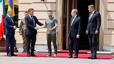 Macron, Scholz y Draghi visitan a Zelenski en Kiev
