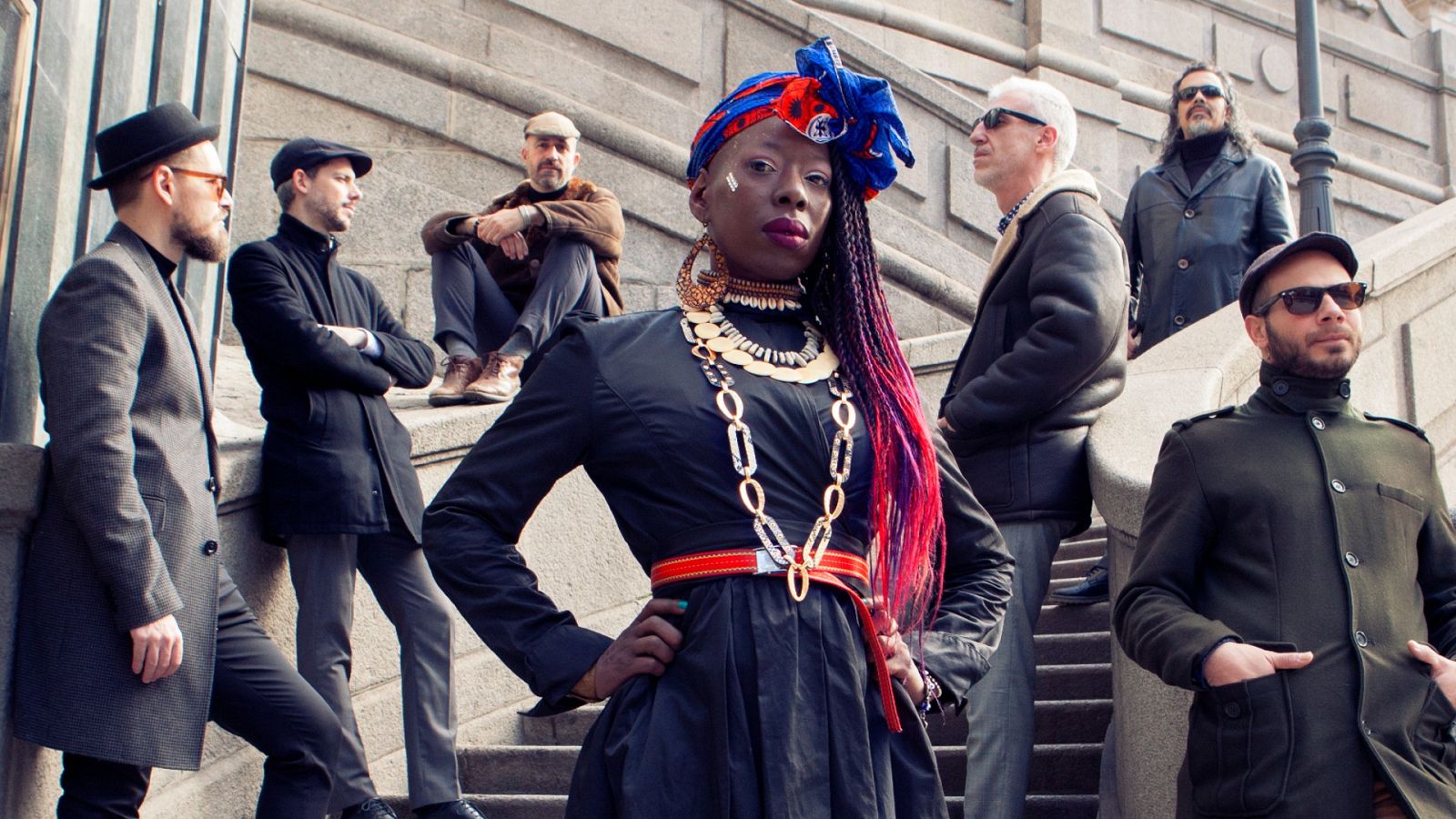 Atención Obras - Shirley Davis & The Silverbacks - Ver ahora