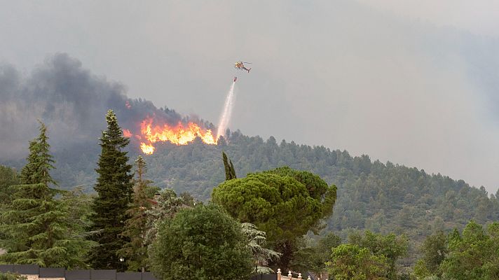Telediario 2 - La ola de calor complica la extinción de los incendios forestales en Cataluña, Aragón, Navarra y Zamora