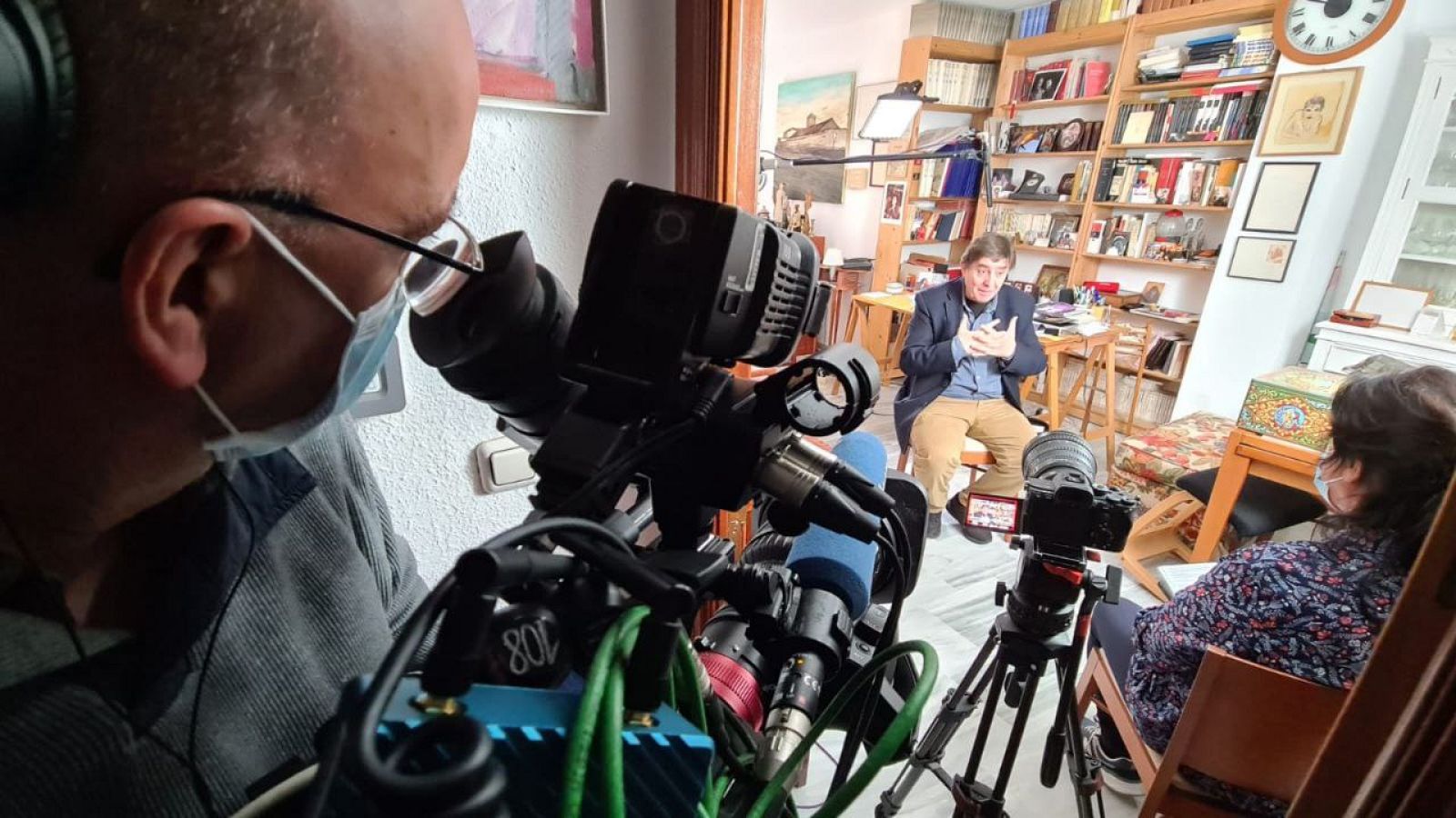 Luis García Montero lee el poema "La inmortalidad" | Ver