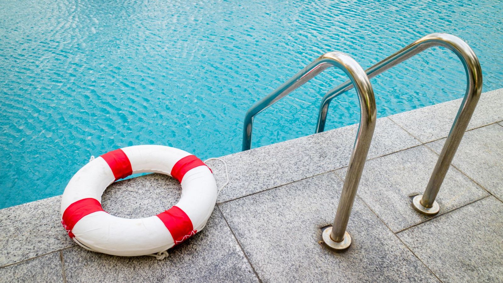 Recomendaciones para bañarse sin sustos: "Lo primero es fijarse en el estado de la mar y de la playa" - Ver ahora