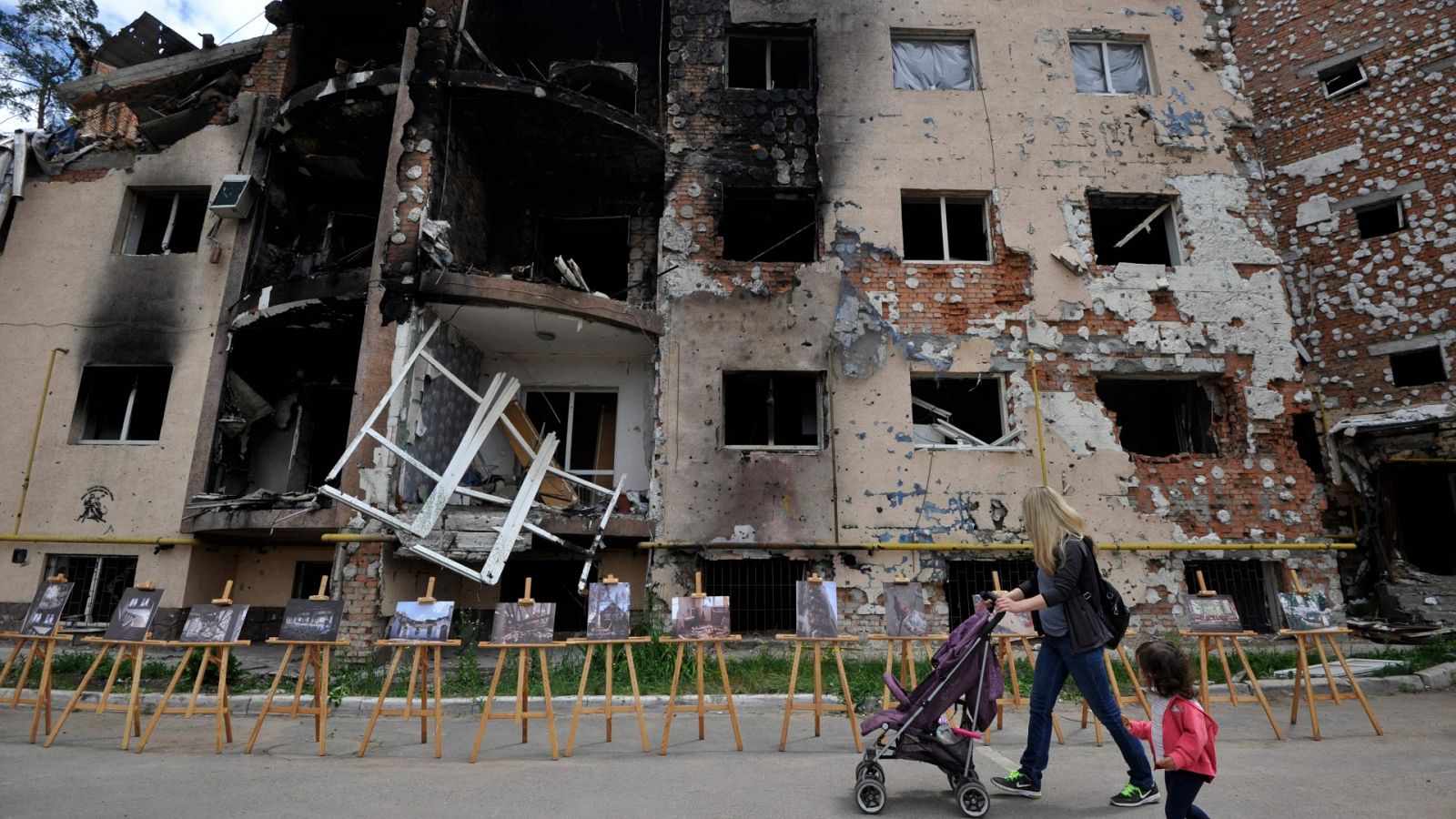 Los ucranianos esperan que la entrada en la UE les ayude a reconstruir el país