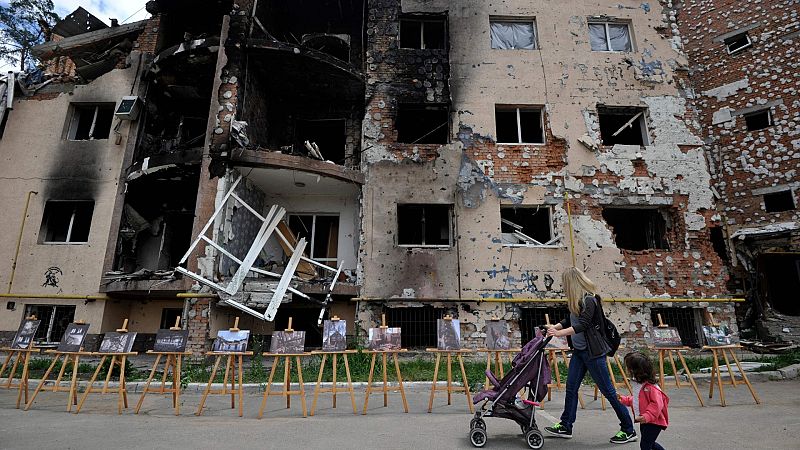 Los ucranianos esperan que la entrada en la UE les ayude a reconstruir el país - Ver ahora