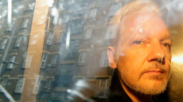 Telediario 1 - Reino Unido apueba la extradición de Assange a EE.UU.