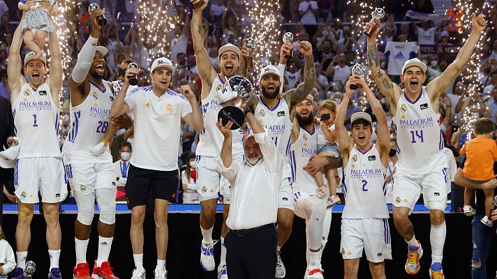 El Real Madrid vence al Barça en la final de la Liga Endesa