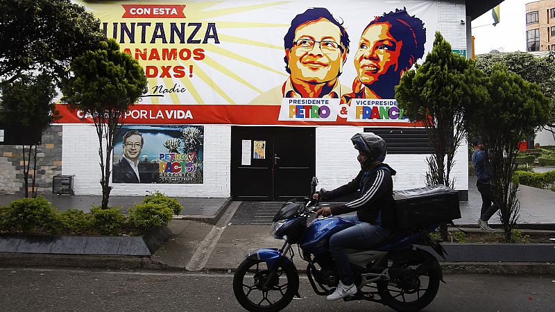 Violencia, paro juvenil o luchar contra la desigualdad social: los retos de Petro como nuevo presidente de Colombia